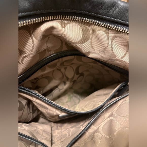 Coach genuine vintage leather legacy slim hobo shoulder bag - Picture 9 of 13